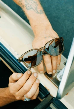 CARBY-Ghost / Vibrant Brown Polarized-53 15 CARBY-Ghost / Vibrant Brown Polarized-53 -Raen Eyeglasses Store Carby Ghost Product L1