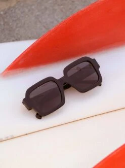 MYSTIQ-Recycled Black / Smoke Polarized-52 19 MYSTIQ-Recycled Black / Smoke Polarized-52 -Raen Eyeglasses Store MYSTIQ SS22 Recycled Black Smoke Polarized L4