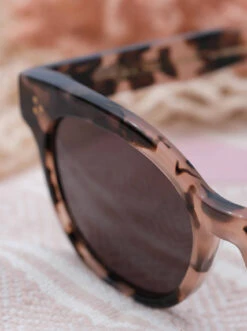 NIKOL-Coral Tortoise / Dark Smoke-52 16 NIKOL-Coral Tortoise / Dark Smoke-52 -Raen Eyeglasses Store NIKOL SS22 Coral Tortoise Dark Smoke L2