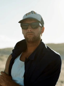 RUFIO-Split Finish Moab Tortoise / Bottle Green-55 18 RUFIO-Split Finish Moab Tortoise / Bottle Green-55 -Raen Eyeglasses Store RAEN Rufio imagery 5 b7c2ef74 1d77 4188 9cb6 f9dbf608aadf 1